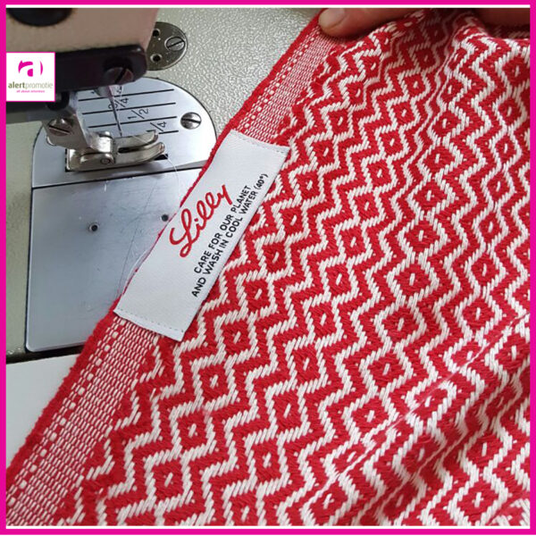 Hamamdoek met logo label in tasje met opdruk - Afbeelding 2